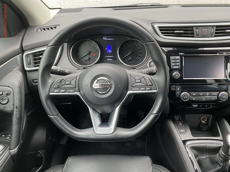 Nissan Qashqai (2017) 1.6 DiG-T, Tekna, LED, kůže - fotka 12 z 20