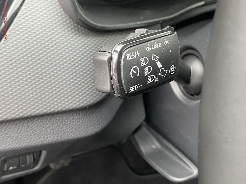 Škoda Kamiq (2021) 1.0 TSi, Ambition Plus - fotka 13 z 17