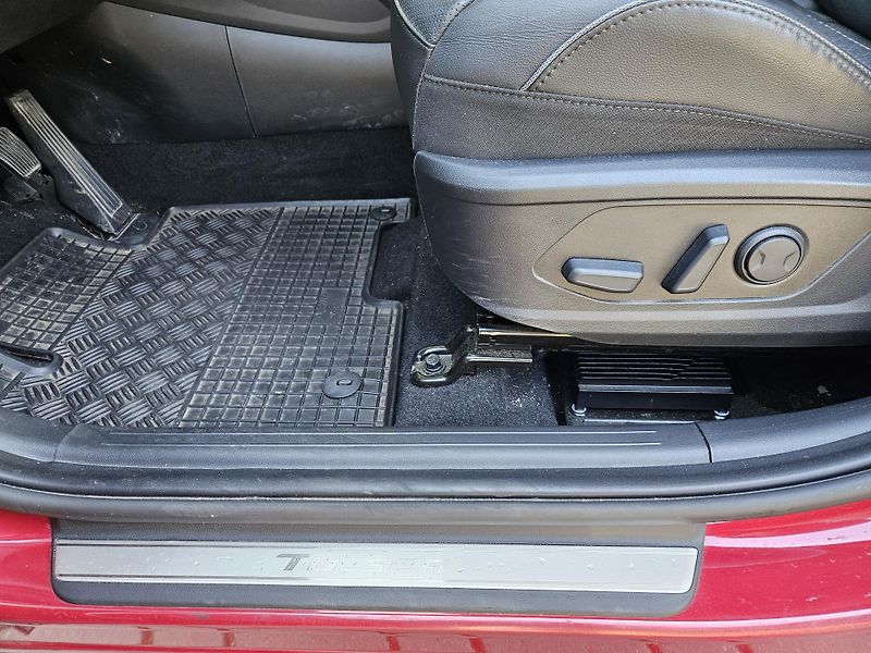 Hyundai Tucson (2021) 1,6 T-GDI 110 kW, manuál, ČR - fotka 28 z 37