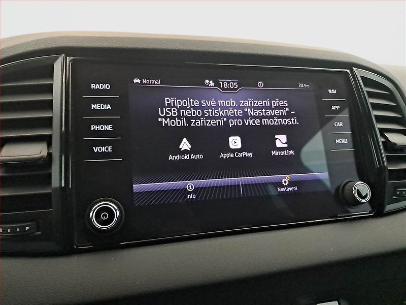 Škoda Karoq (2024) Sportline 1.5 TSI - fotka 15 z 18