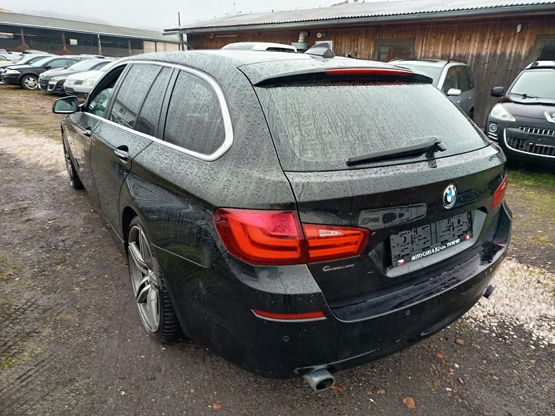 BMW Řada 5 (2011) 535i xDrive - fotka 24 z 50