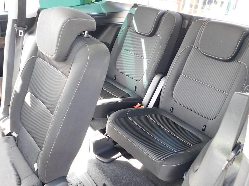 Seat Alhambra (2014) 2.0 TDi 4x4 7.MÍST - fotka 26 z 48