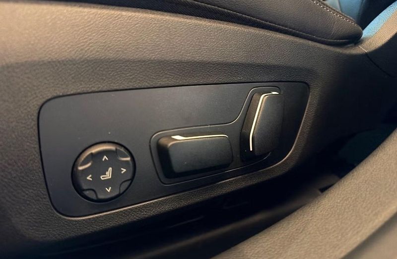 BMW i4 M60 xDrive GC 360k Střešní ok. - fotka 21 z 22