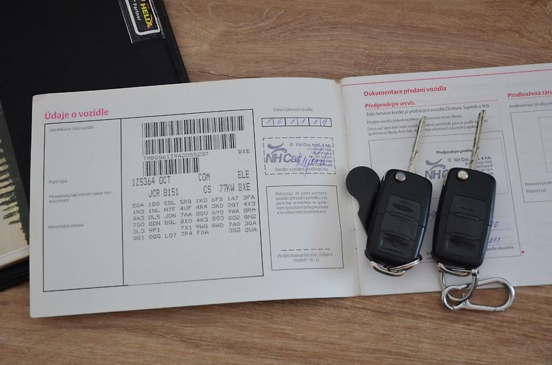 Škoda Octavia (2009) 1.9 TDi 77kW BXE Elegance / ČR - fotka 30 z 30