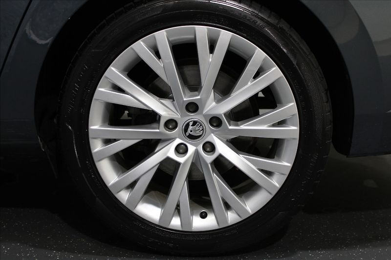 Škoda Superb 1,4 IV 115KW Style DSG - fotka 36 z 37