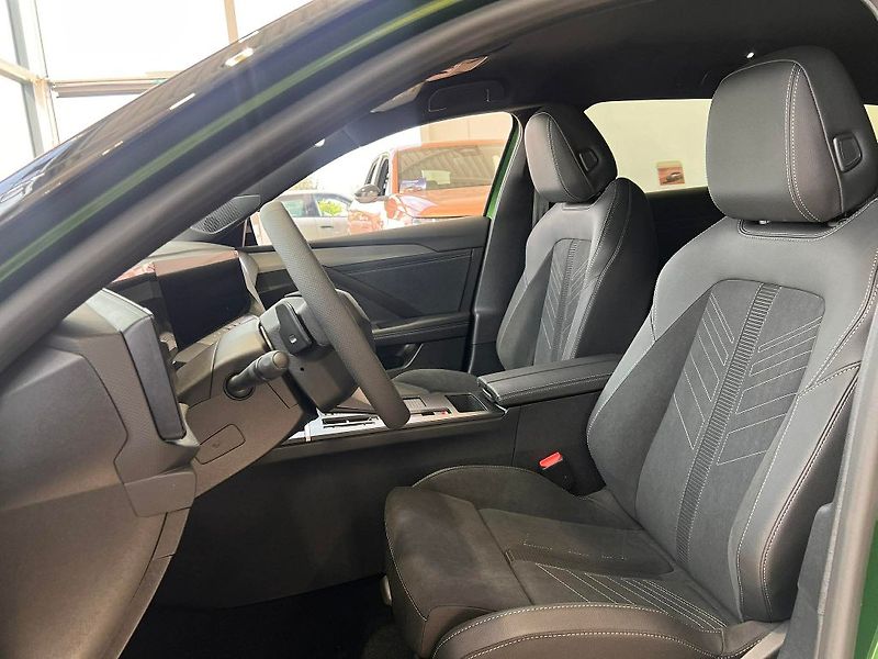 Opel Astra NEW ST GS Hybrid TURBO 145k - fotka 9 z 29