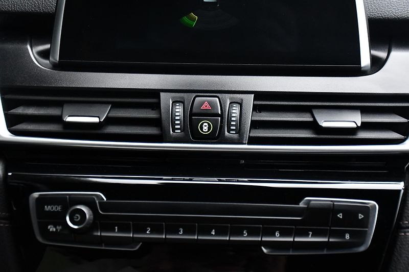 BMW Řada 2 216D GRAN TOURER 7MÍST 1.M ČR - fotka 28 z 38