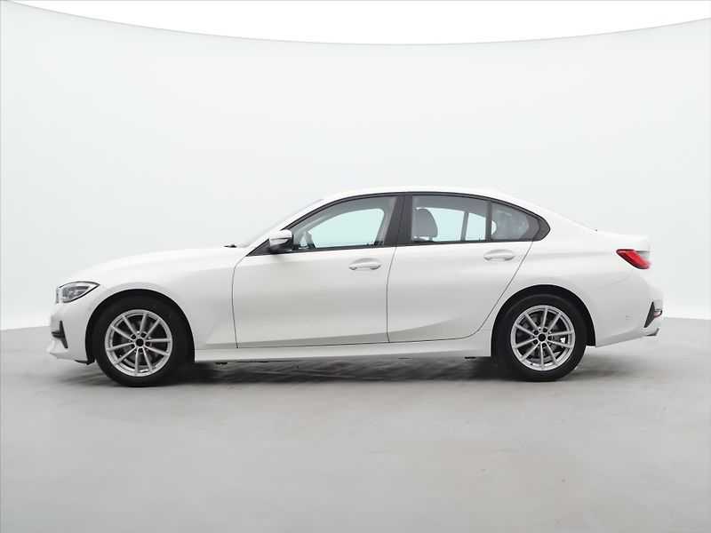 BMW Řada 3 2,0 320d 140 kW xDrive ADVANTA - fotka 4 z 34