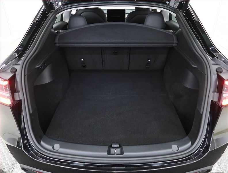 Tesla Model Y (2023) RWD LFP 60kWh, SoH 93% - fotka 13 z 32