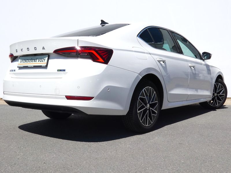 Škoda Octavia (2023) Style Plus 1,5 TSI DSG - fotka 10 z 30