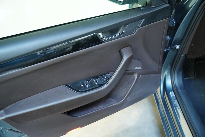 Škoda Superb - fotka 13 z 30