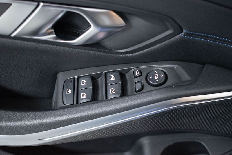 BMW Řada 3 320 xD ///M*TAŽNÉ*ČR*MOD 2023 - fotka 16 z 51