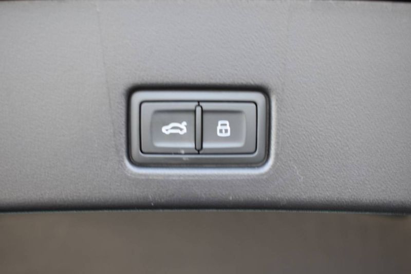 Audi Q4 e-tron (2023) Sportback quattro 220kW,Tepeln - fotka 15 z 26