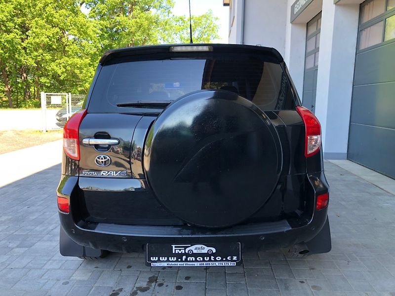 Toyota RAV4 (2007) 2.2 D-CAT, 4x4 - fotka 6 z 28
