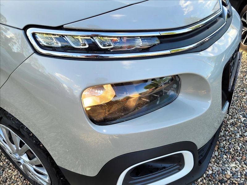 Citroën Berlingo 1,5 HDI,XL,7míst,navi,tažné - fotka 47 z 49