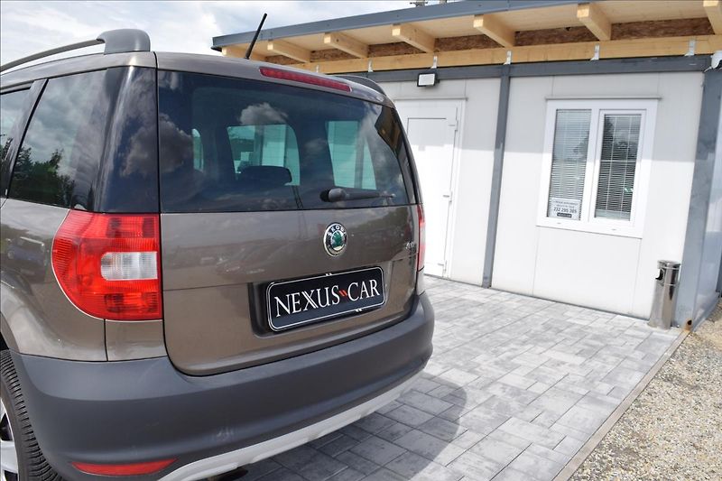 Škoda Yeti 1,2 TSI 77KW PO SERVISE - fotka 12 z 45