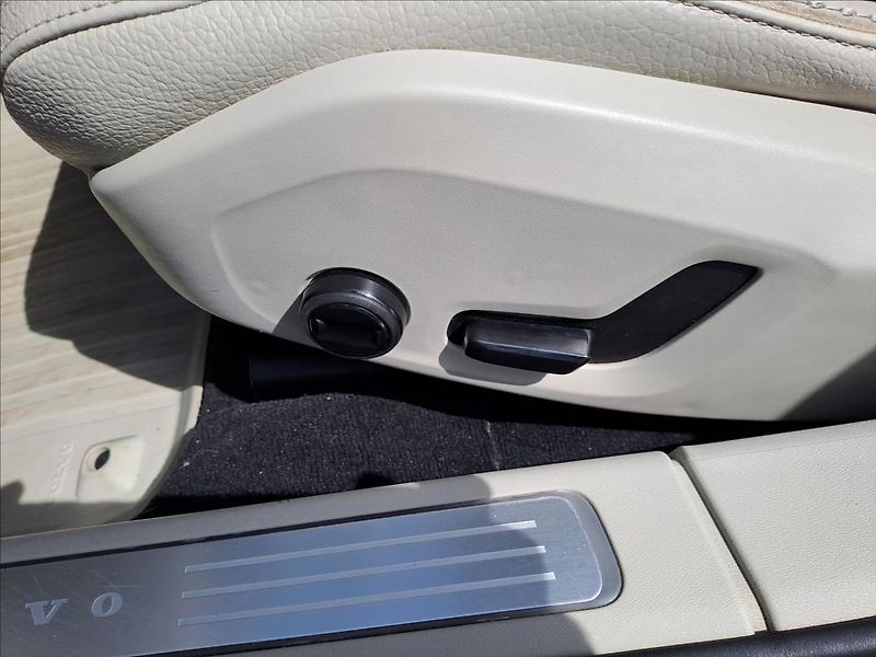 Volvo V90 2,0 T5 KOUPENO CZ,1.MAJITEL - fotka 12 z 19