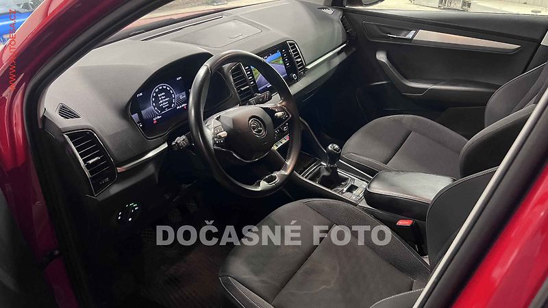 Škoda Karoq (2023) 1.5 TSi, 1.maj,ČR - fotka 3 z 3