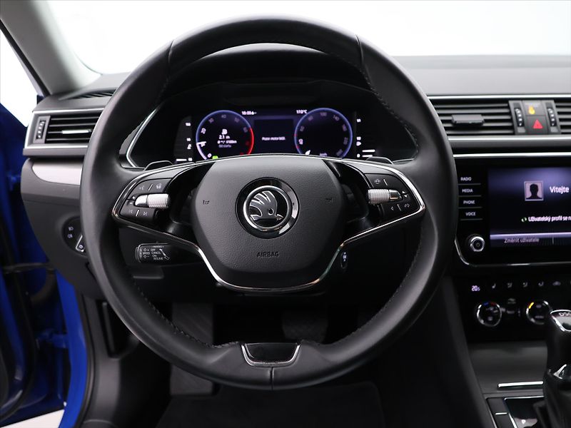 Škoda Superb 2,0 TSI DSG CZ Style 1.Maj DPH - fotka 15 z 32