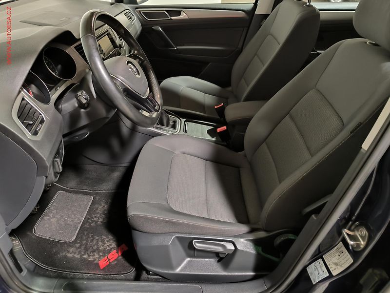 Volkswagen Golf Sportsvan (2015) 1.4 TSi, ČR, Comfortline, AC - fotka 9 z 17