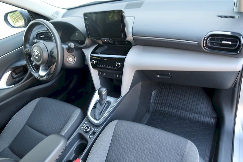Toyota Yaris Cross (2022) Comfort Tech 1,5 Hybrid 4x4 e- - fotka 12 z 30