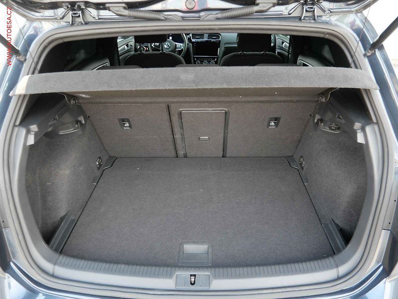 Volkswagen Golf (2017) 2.0 TSi, GTi, DSG - fotka 7 z 26