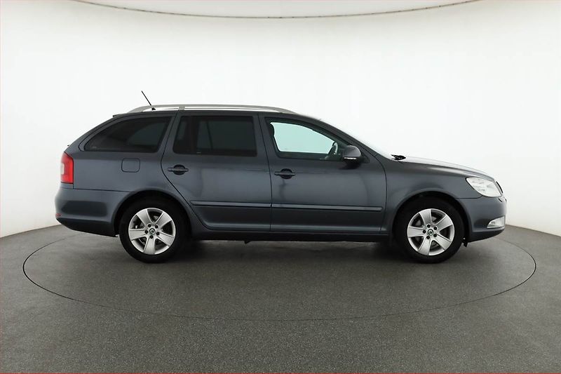 Škoda Octavia (2012) Ambition Plus 2.0 TDI, po STK - fotka 6 z 15