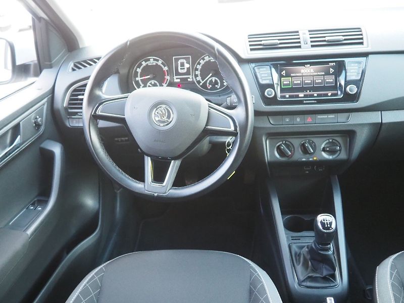 Škoda Fabia (2019) 1.0i Ambition - fotka 16 z 33