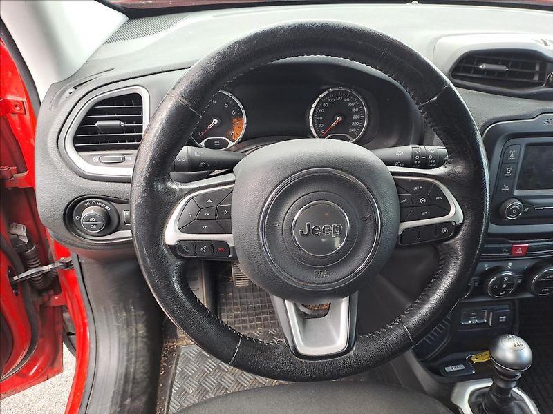 Jeep Renegade 1,4 i NOVÁ STK - fotka 11 z 15