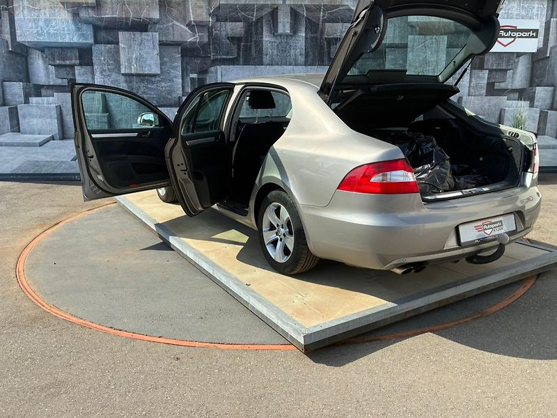 Škoda Superb (2012) 2.0TDI, 103KW - fotka 10 z 26