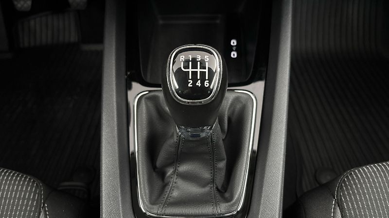 Škoda Octavia 2.0 TDI Ambition Combi - fotka 22 z 24