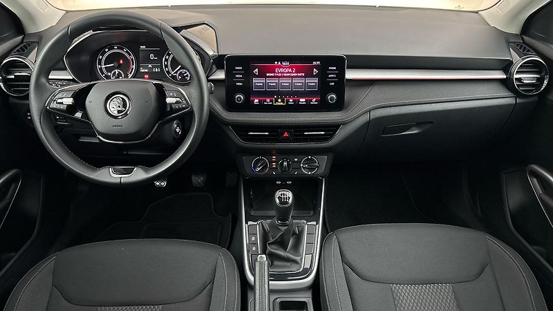 Škoda Fabia 1.0 TSI Style - fotka 8 z 23