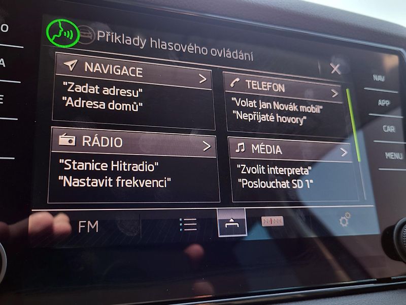 Škoda Karoq 2.0 TDi 110kW DSG 4x4 STYLE+ - fotka 24 z 49
