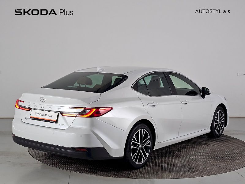 Toyota Camry (2025) 2.5HEV 230k - fotka 2 z 26
