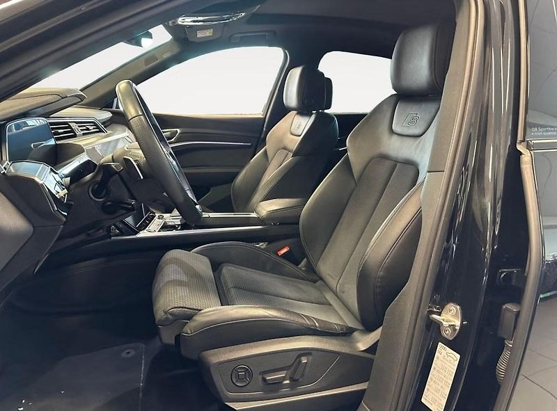 Audi Q8 e-tron 55 Sportback Q 360 Matrix Pano - fotka 8 z 24