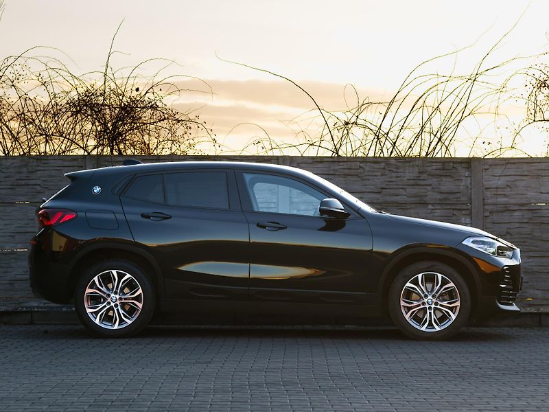 BMW X2 sDrive18i Advantage,ShadowLine - fotka 4 z 31