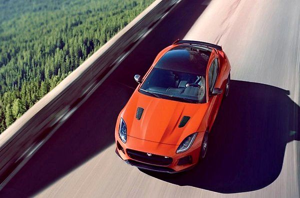 Jaguar F-Type SVR.