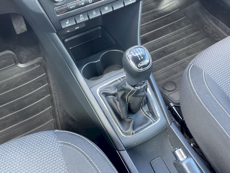 Škoda Rapid (2015) 1.2 TSI 63kW Spaceback Edition - fotka 9 z 27