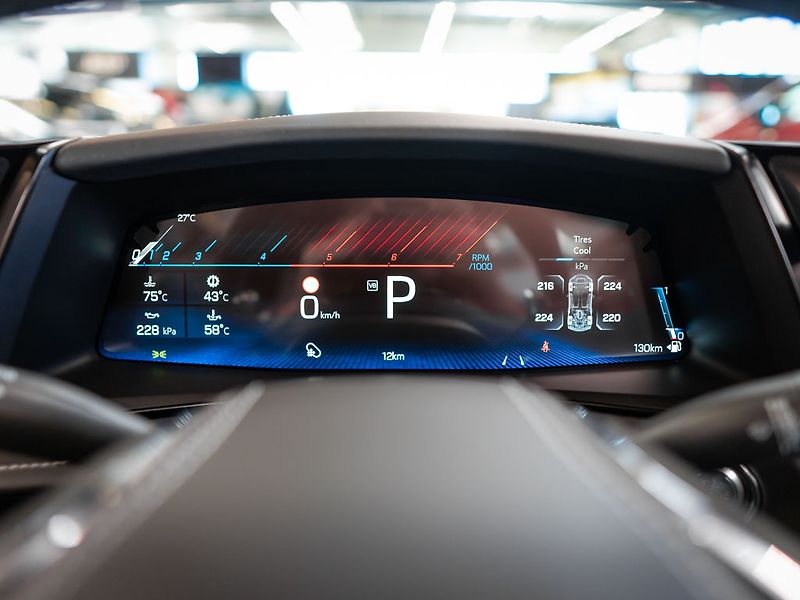 Chevrolet Corvette (2026) 6.2 Stingray 3LT Z51 Facelift - fotka 28 z 44