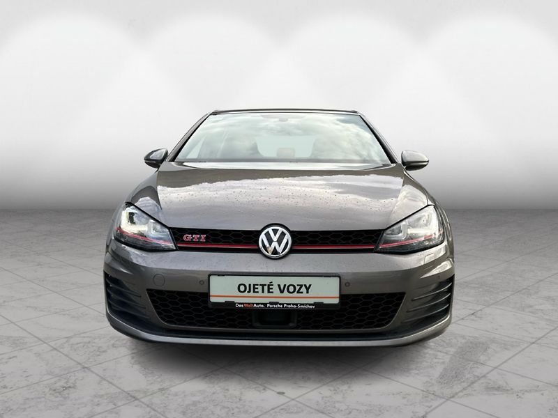 Volkswagen Golf Perfomace 2.0TSI 169 KW - fotka 2 z 25
