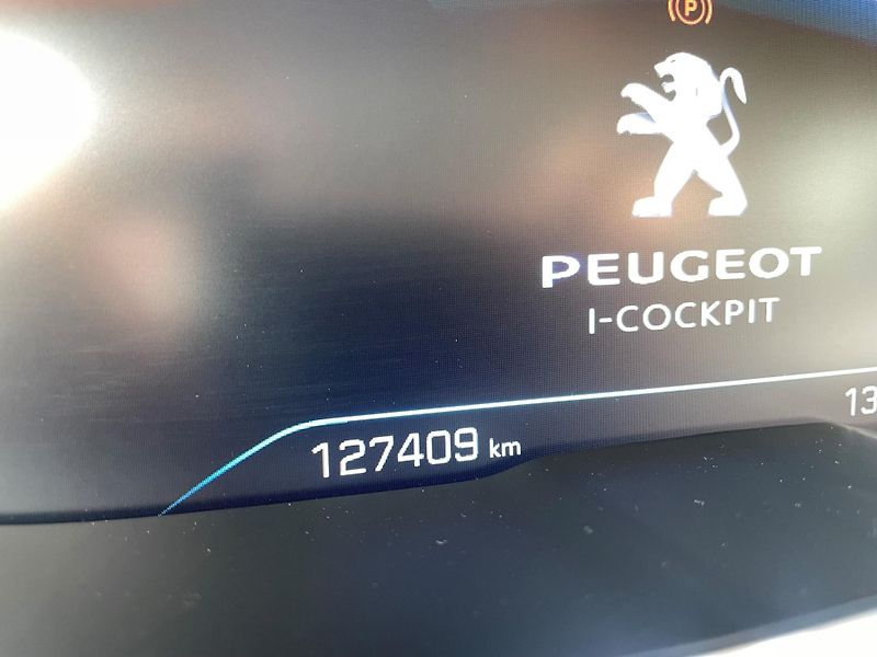Peugeot 3008 (2020) Allure 1,2 PureTech 130 Man6 - fotka 7 z 7