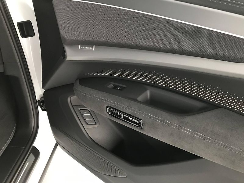 Audi Q7 Quattro 8TT 3,0TDI - fotka 13 z 26