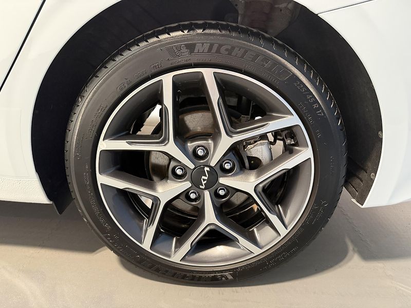 Kia Ceed 1.5 T-GDI 118kW Top SW DCT - fotka 13 z 13
