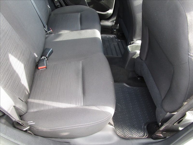Peugeot 208 1.0i - fotka 23 z 40