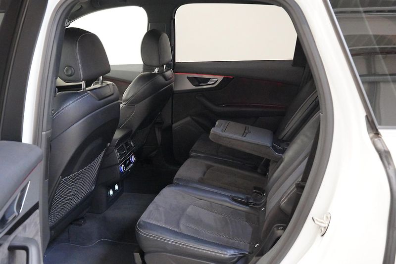 Audi Q7 - fotka 28 z 30