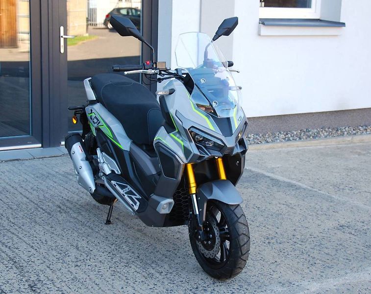 Motorro EasyMax 125i (2026) TUMOTO XDV 300 - fotka 9 z 25