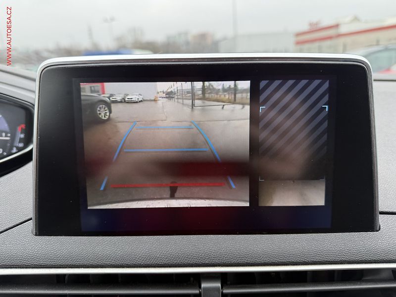 Peugeot 5008 (2019) 1.5 HDi, Allure, TZ, navi - fotka 18 z 21