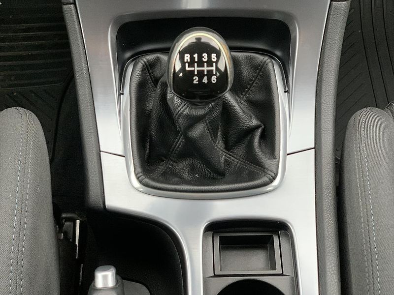 Ford Mondeo 2.0TDCi KLIMA ALU PŮVOD ČR - fotka 25 z 43