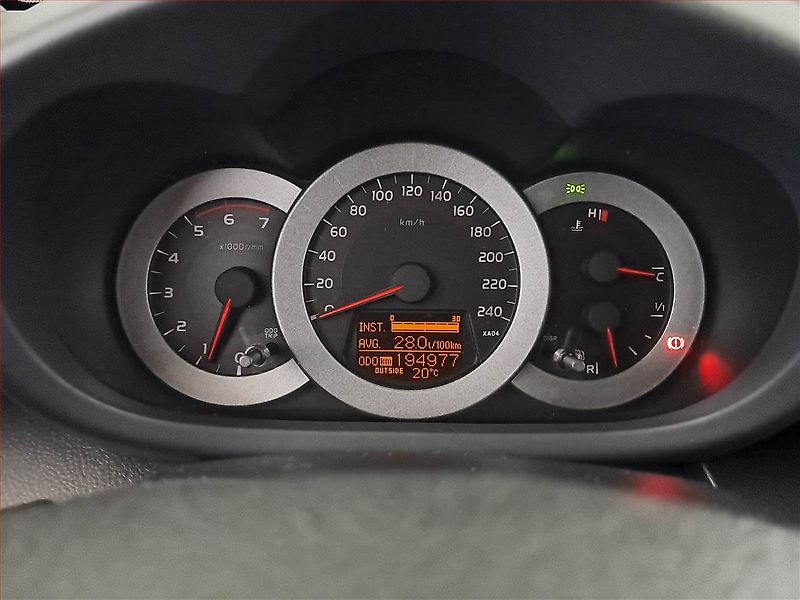 Toyota RAV4 (2007) 2.2 D-CAT, 4X4, Tempomat - fotka 11 z 19