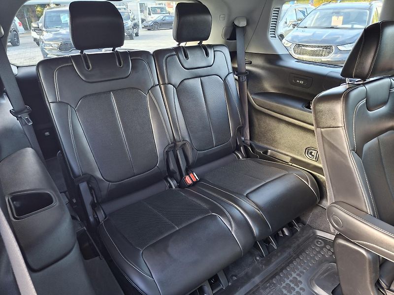 Jeep Grand Cherokee (2022) 3,6L V6 4X4 LONG LIMITED 6míst - fotka 13 z 38